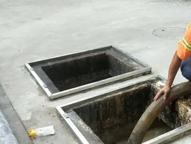 乌伊岭化粪池清理